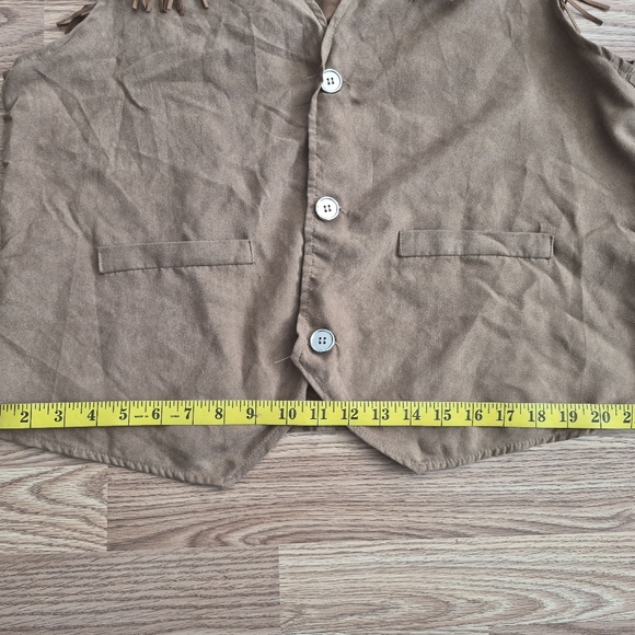 Spirit Halloween Women's Fringed Cowgirl Vest Costume - Picture 10 of 10